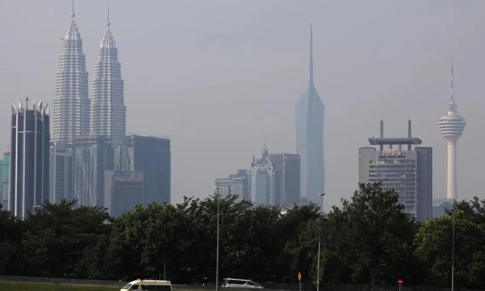 Asap Karhutla Kalimantan Masuk Malaysia hingga Sekolah Ditutup