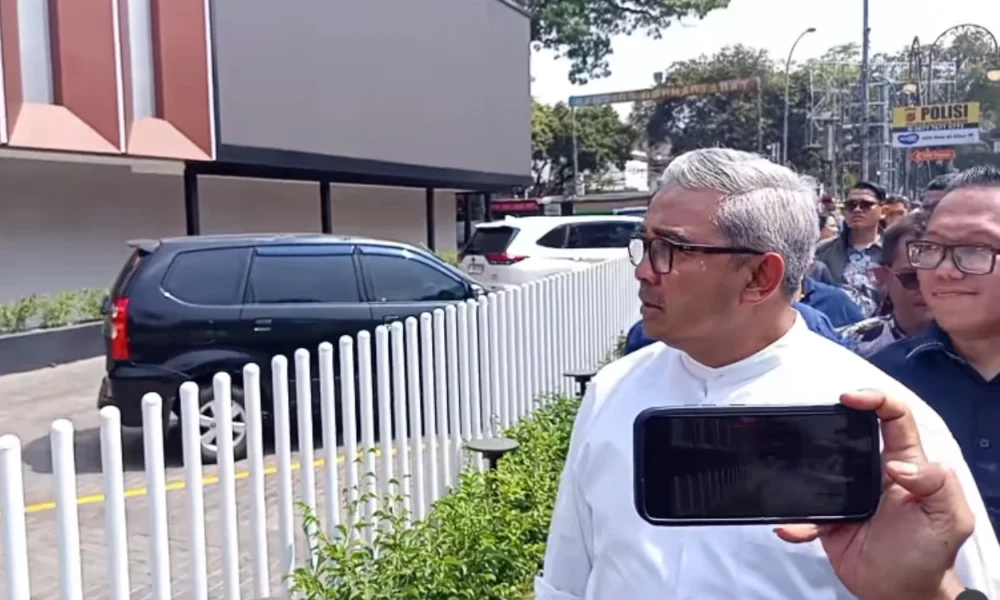 Diduga Tebang 10 Pohon, Wali Kota Farhan Ngamuk dan Ancam Segel Lapangan Padel