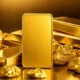 Harga Emas Dunia Turun usai Sentuh Level Tertinggi Dua Bulan
