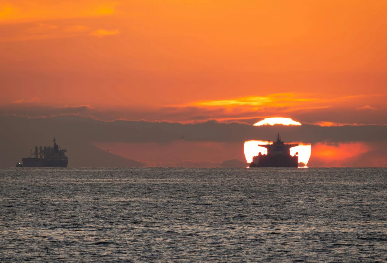 Harga Minyak Dunia Hari Ini 18 Agustus 2026 Meroket 2%, Brent Sentuh 90 Dolar per Barel