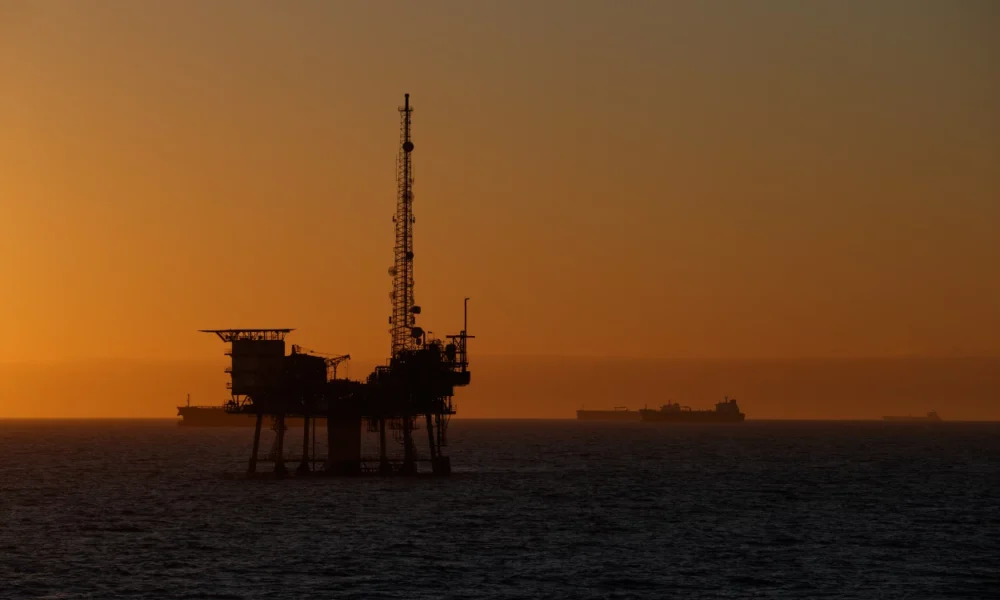 Harga Minyak Dunia Hari Ini 5 Agustus 2026 Ambruk, Segini Harga Brent dan WTI