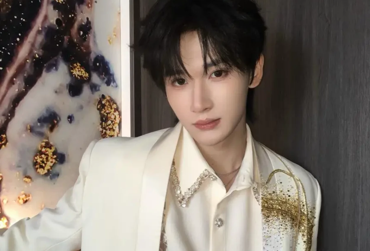 Idol asa China Yu Yuhan Ngamuk saat Pintu Mobil Ditarik tarik Fans