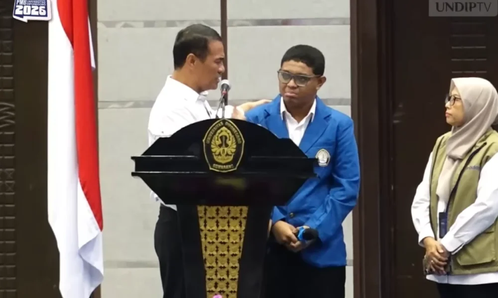 Momen Haru, Mahasiswa Ini Curhat Langsung ke Mentan Amran soal Harga Beras Mahal