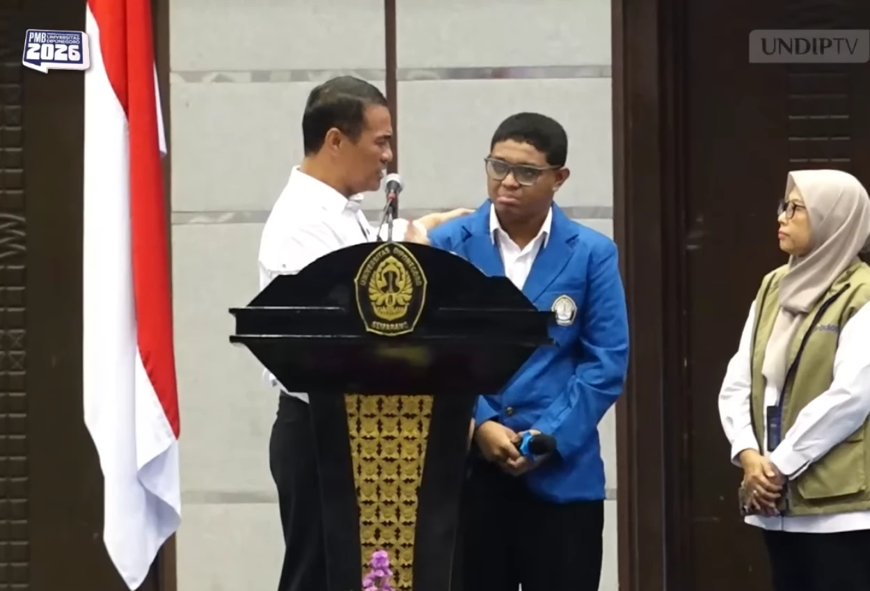 Momen Haru, Mahasiswa Ini Curhat Langsung ke Mentan Amran soal Harga Beras Mahal