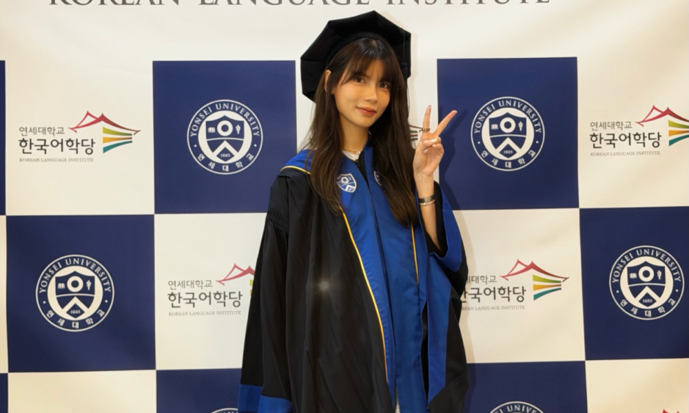 Momen Sabrina Chairunnisa Lulus Summer School di Korea
