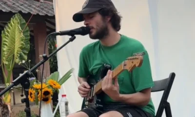 Momen Unik, Rex Orange County Manggung di Halaman Rumah Fans di Bekasi