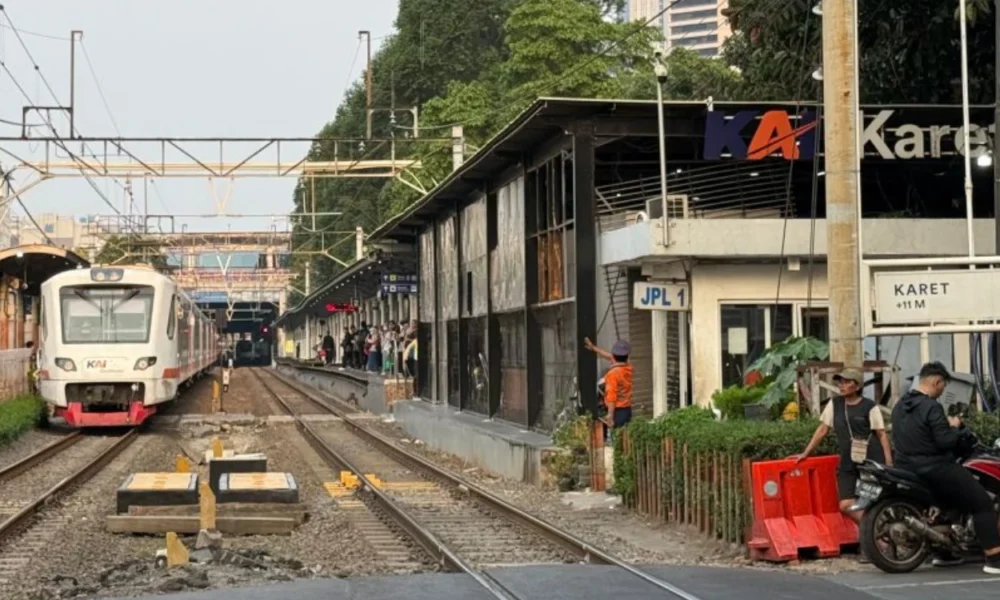Mulai 1 September 2026, Penumpang Tak Bisa Naik Turun KRL di Stasiun Karet