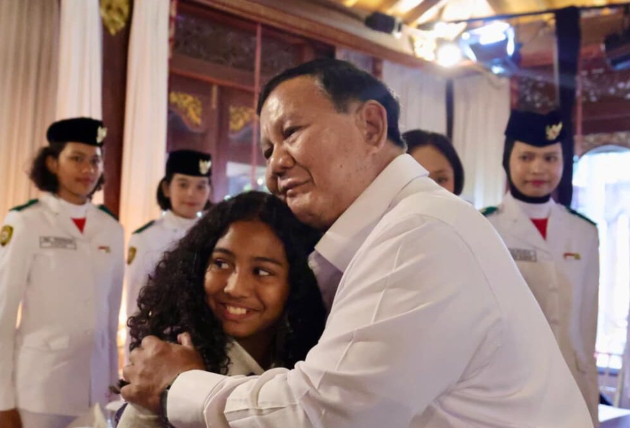 Prabowo Ajak Petugas Upacara HUT RI ke Hambalang, Sampaikan Apresiasi