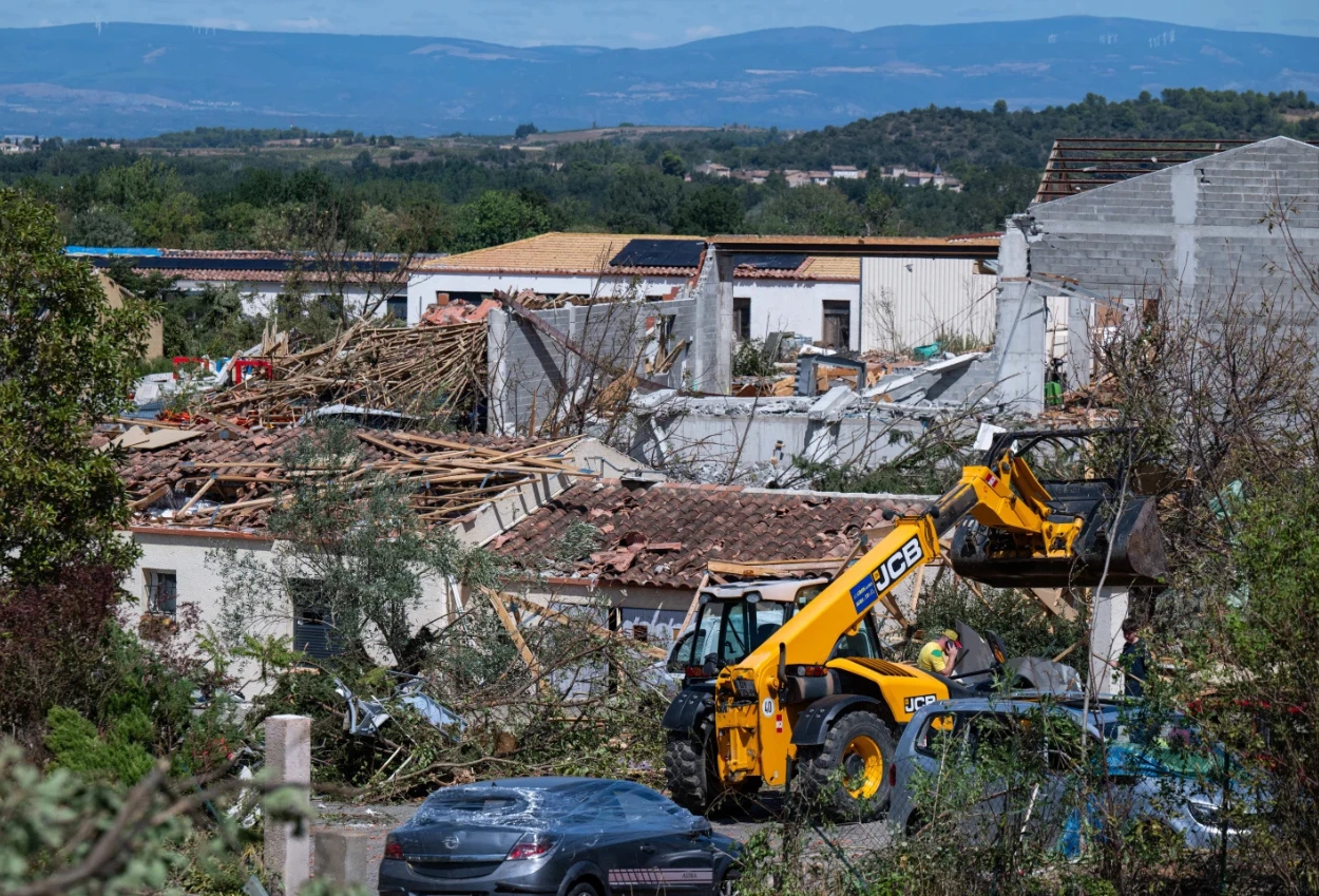 Prancis Diterjang Tornado, 39 Orang Terluka