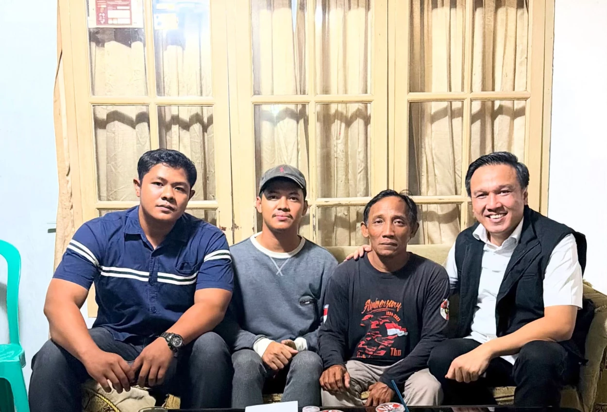Sopir Alphard Datangi dan Minta Maaf ke Rumah Driver Ojol yang Motornya Sempat Dipukul Batu