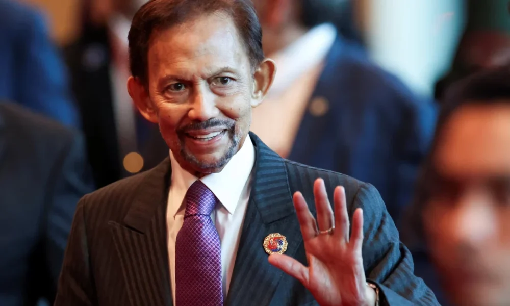 Sultan Brunei Hassanal Bolkiah Cabut Gelar Kerajaan Menantunya karena Perlakuan Tak Pantas