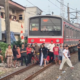 Tawuran Dua Kelompok Warga di Dekat Rel Tebet, Perjalanan KRL Jalur Bogor Jakarta Sempat Terganggu