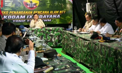 Tiba di NTT, Prabowo Langsung Pimpin Rapat Penanganan Bencana