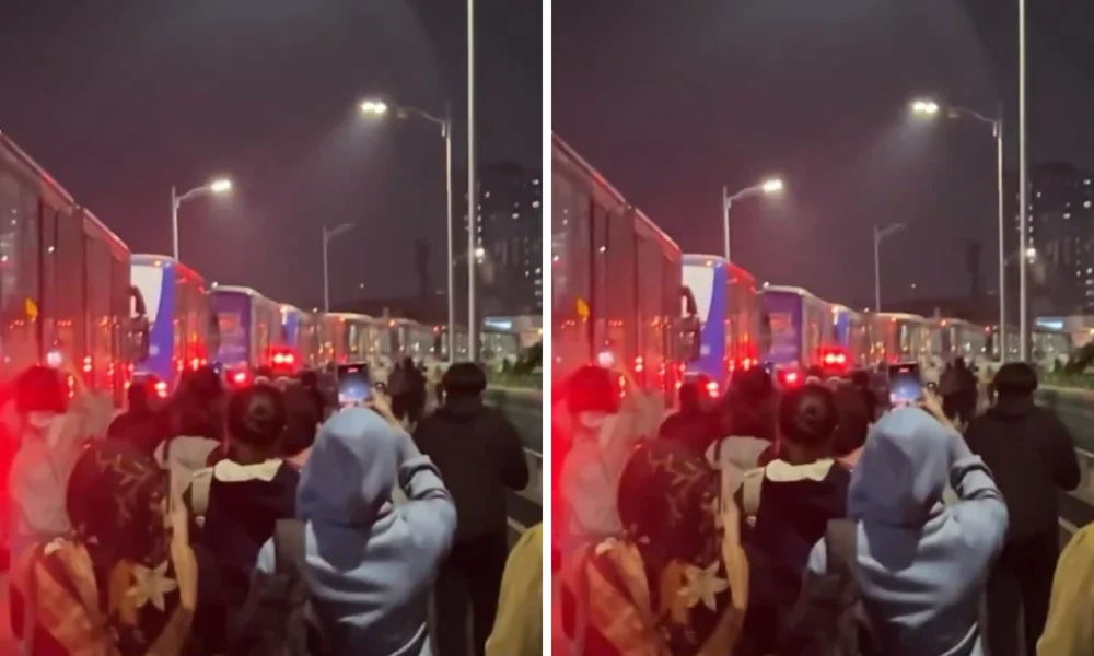 Transjakarta Jalur Langit Mogok Semalam, Penumpang Turun Jalan Kaki
