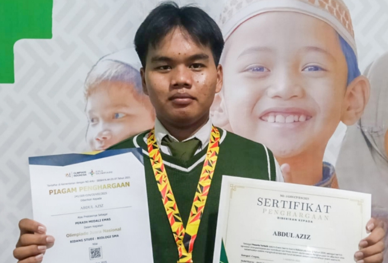 Abdul Azis, Anak Asuh Rumah Yatim Raih Medali Emas di Olimpiade Nasional Biologi