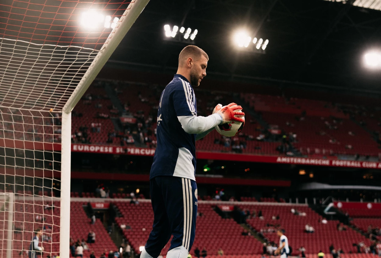 Ajax vs Willem II 5 1 Maarten Paes Akhirnya Starter Lagi, Langsung Duel dengan Nathan Tjoe A On