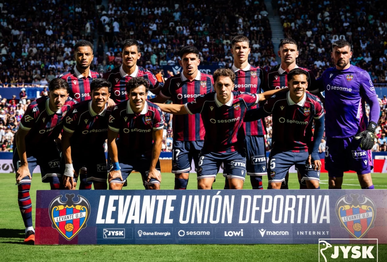 Barcelona vs Levante 2 4 Brace Yamal Bawa Barca Kokoh di Puncak Klasemen