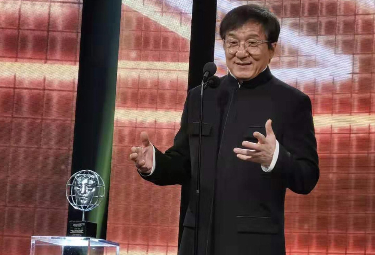 Benarkah Jackie Chan Meninggal? Simak Faktanya di Sini