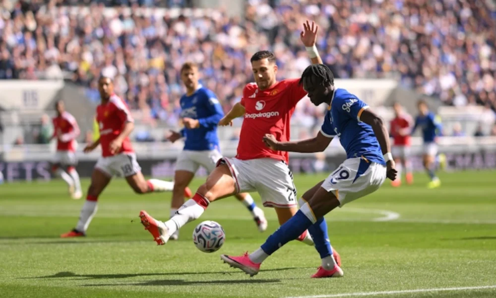 Everton vs Man Utd 2 2 Gol Menit Akhir Everton Buyarkan Kemenangan Setan Merah