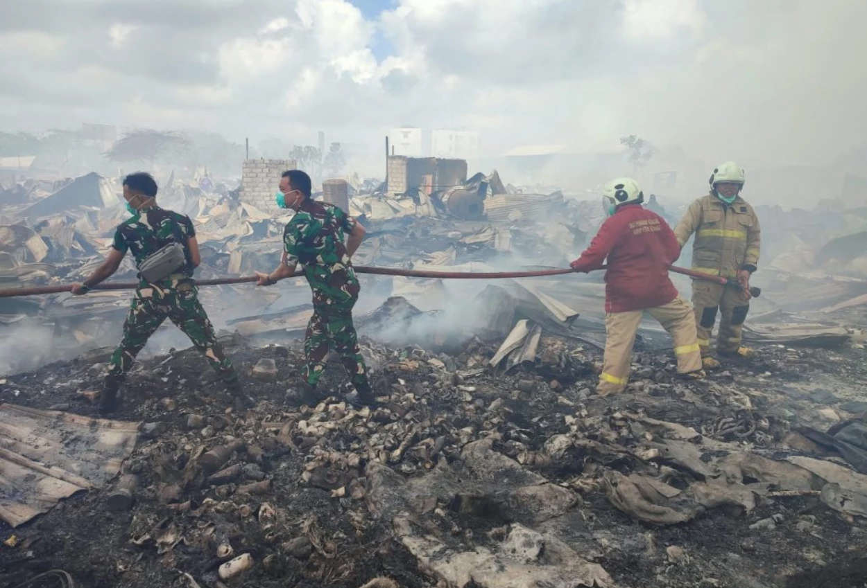 Gudang Rongsokan di Sunset Road Bali Kebakaran, 2,5 Hektare Area Hangus
