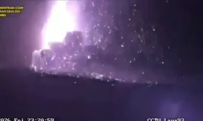 Gunung Anak Krakatau Erupsi, Keluarkan Lava dan Dentuman