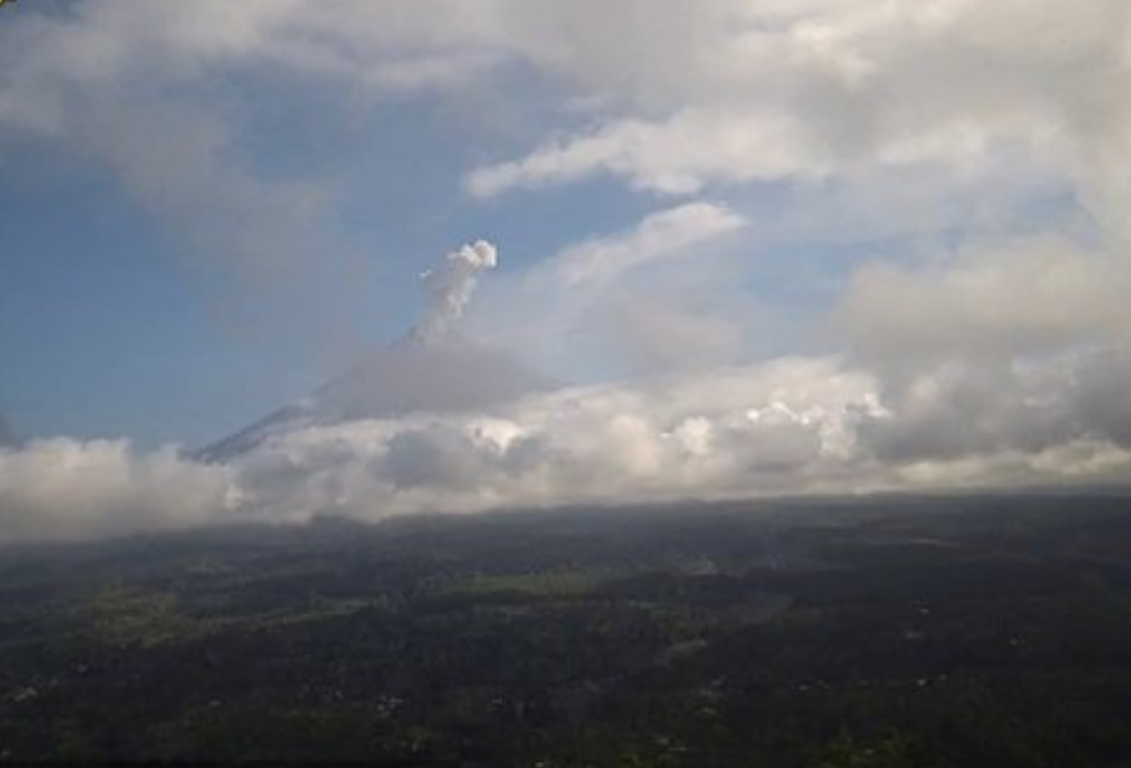Gunung Semeru Erupsi, Luncurkan Abu hingga 1000 Meter