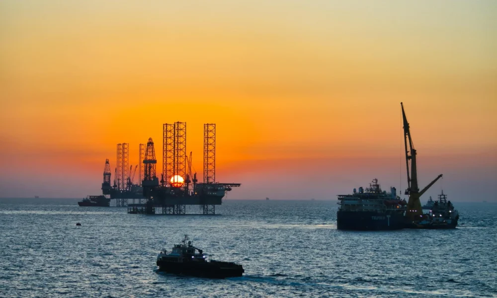 Harga Minyak Dunia Hari Ini 15 September 2026 Naik, Brent Menuju 107 Dolar per Barel