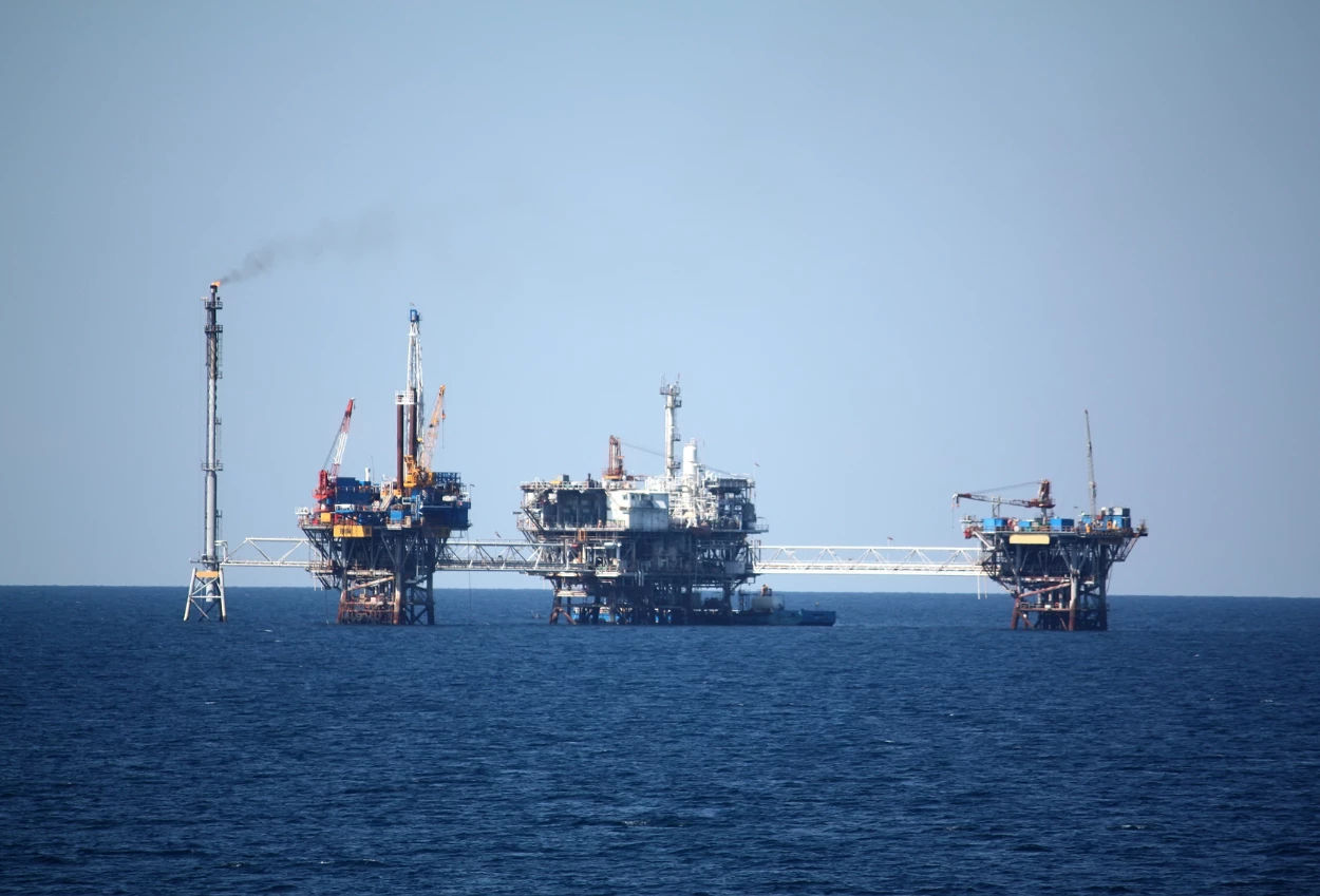 Harga Minyak Dunia Hari Ini 17 September 2026 Turun, Brent 105 Dolar per Barel