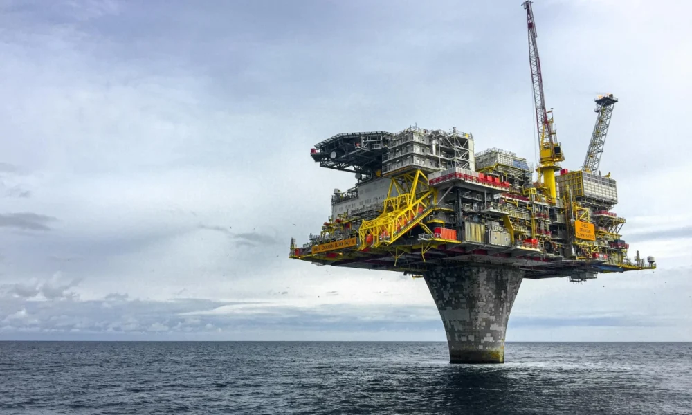 Harga Minyak Dunia Hari Ini 25 September 2026 Naik, Brent 13 Dolar per Barel