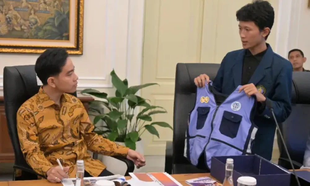 Kunjungan ke Istana, Mahasiswa UB Perkenalkan Rompi Anti Tantrum ke Wapres Gibran