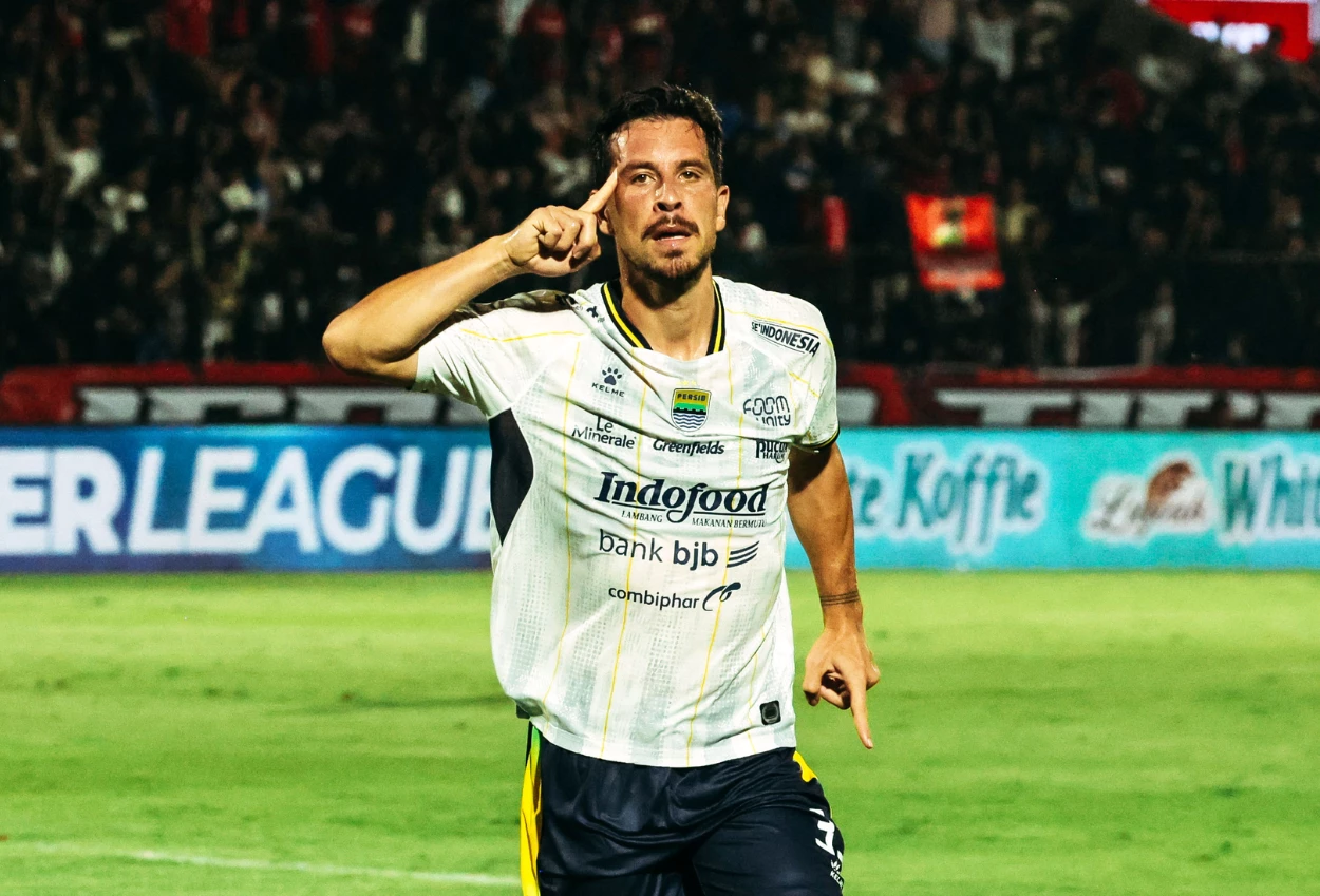 Persib vs Persijap 2 1 Gol Thom Haye dan Uilliam Bawa Maung Bandung Comeback