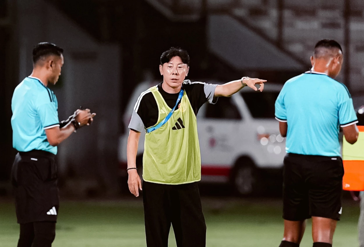 Persija Buka Suara soal Shin Tae yong dan Pelatih Java United
