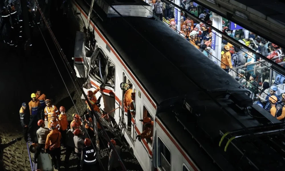 Polisi Tetapkan Masinis KA Bromo Anggrek jadi Tersangka Tabrakan Kereta di Stasiun Bekasi Timur