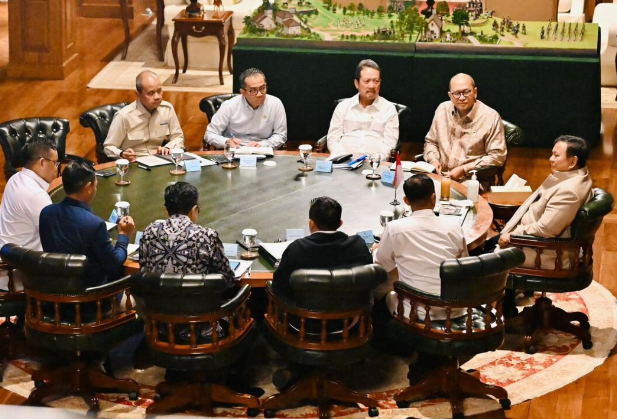 Prabowo Panggil Menteri ke Hambalang, Bahas Penanganan Karhutla