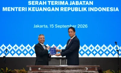 Serah Terima Jabatan, Suahasil Nazara Dapat iPad dari Purbaya