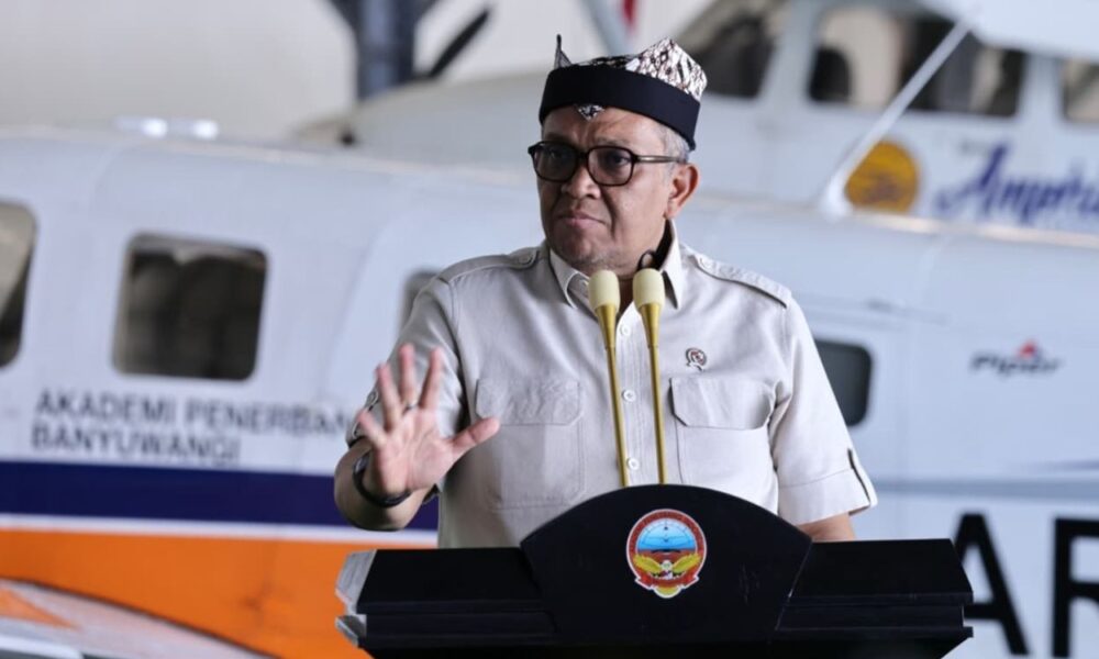 Tinjau Magang Nasional di Banyuwangi, Wamenaker Peserta MagangHub Harus Siap Hadapi Dunia Kerja