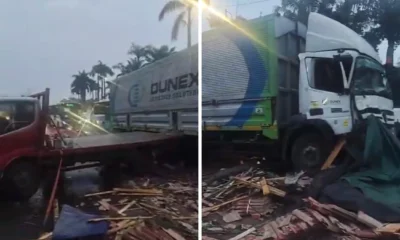 2 Truk Kecelakaan di Depan Gedung DPR RI Muatan Berserakan, Lalin Pagi Ini Macet
