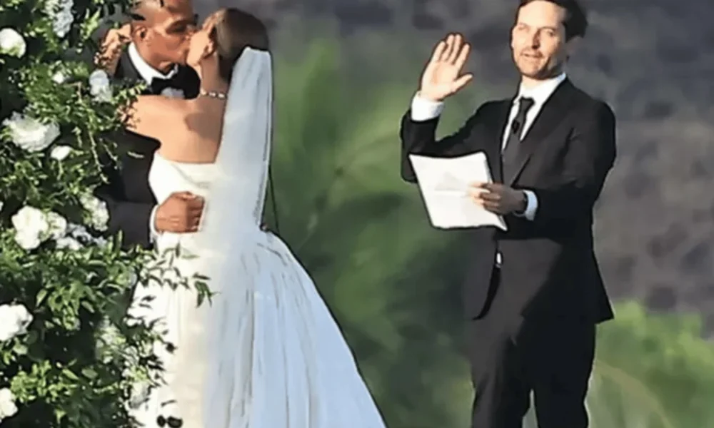 Baru Cerai, Tobey Maguire Pimpin Pernikahan Mantan Istri dengan Suami Konglomerat