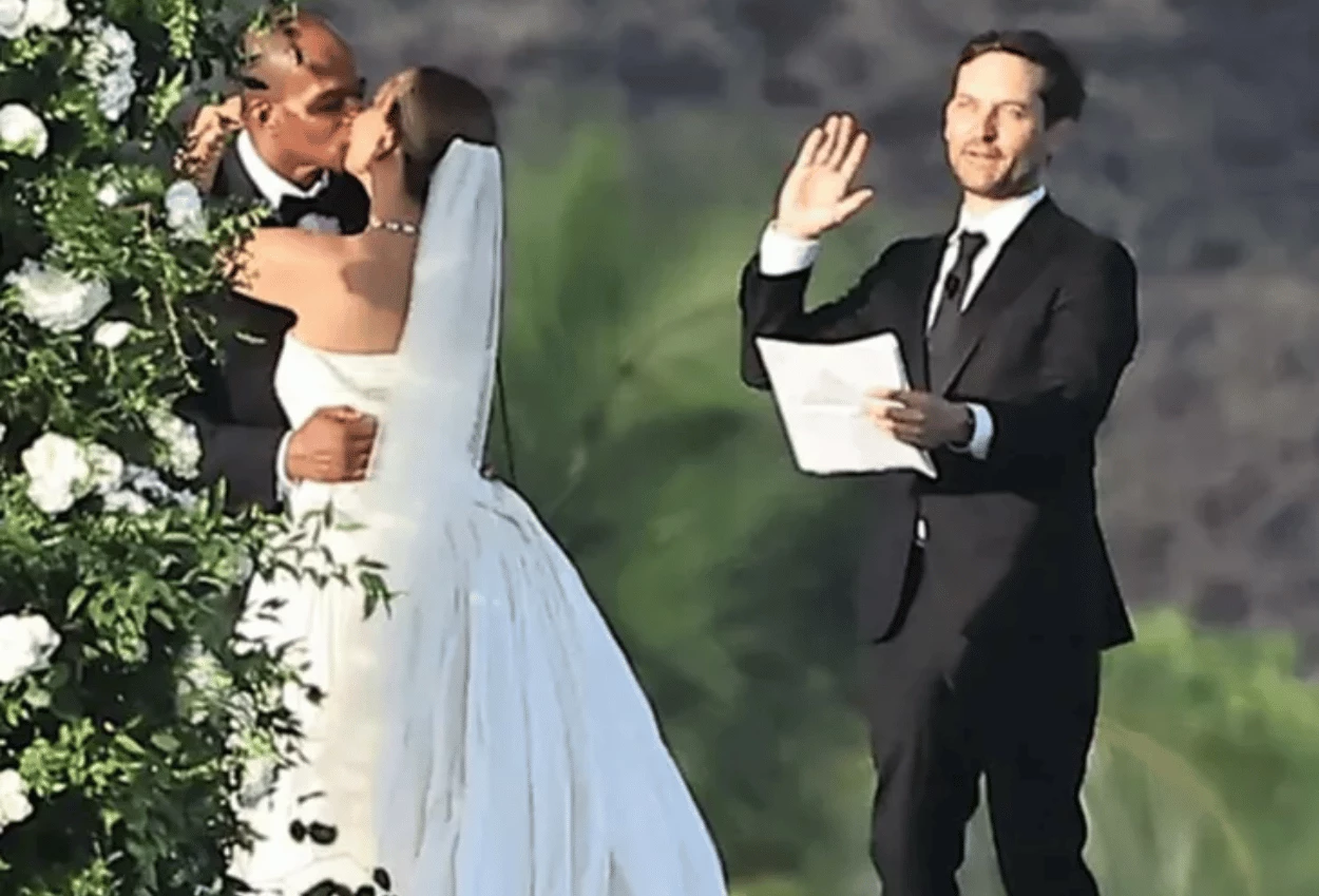 Baru Cerai, Tobey Maguire Pimpin Pernikahan Mantan Istri dengan Suami Konglomerat