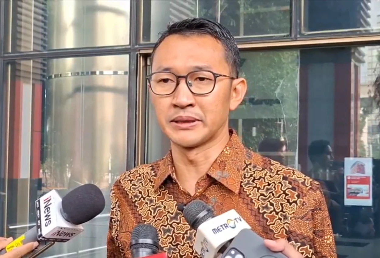 Bupati Klaten Hamenang Kena OTT KPK, Tong Biru Diduga Tempat Simpan Uang Ikut Disita