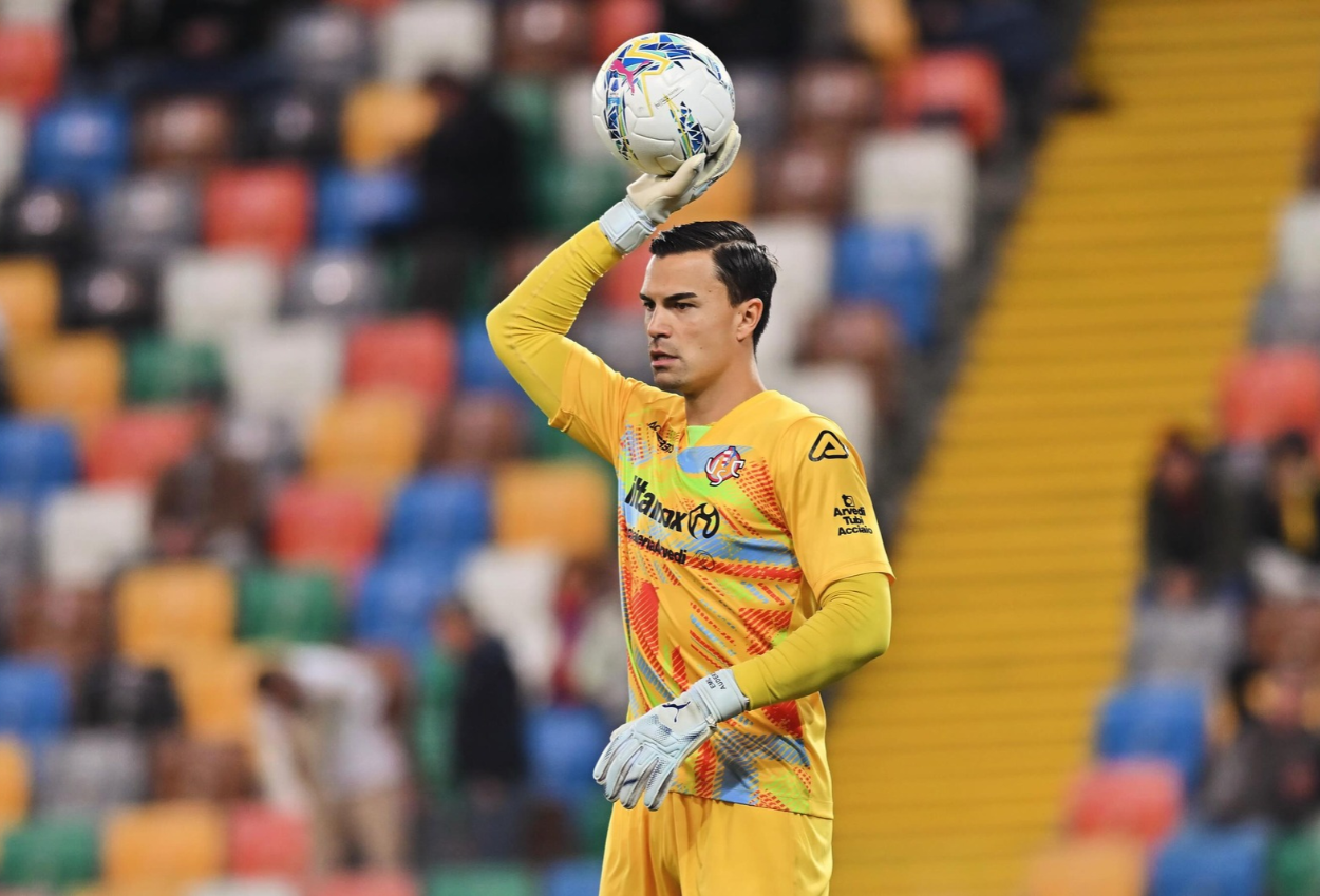 Emil Audero Masuk Nominasi Save of The Month Oktober 2026, Saingan dengan Kiper Real Madrid
