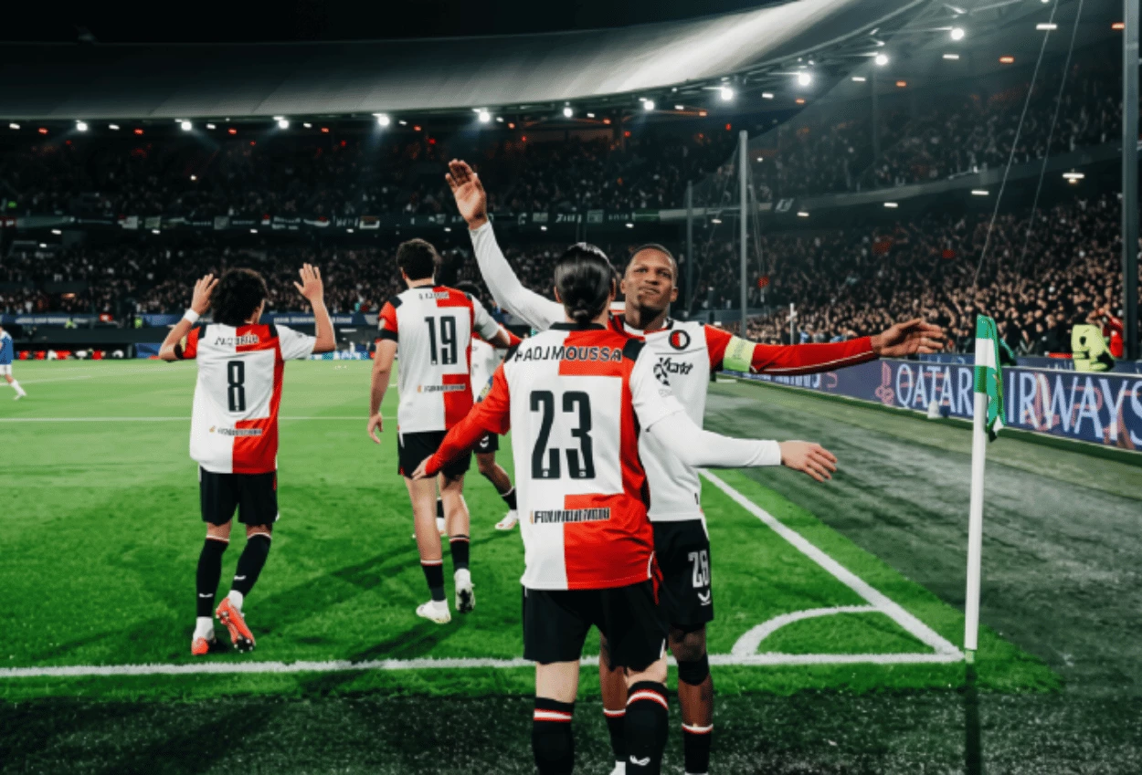 Feyenoord vs Como 3 2 Sempat Unggul, Tim Cesc Fabregas Tak Mampu Pertahankan Kemenangan