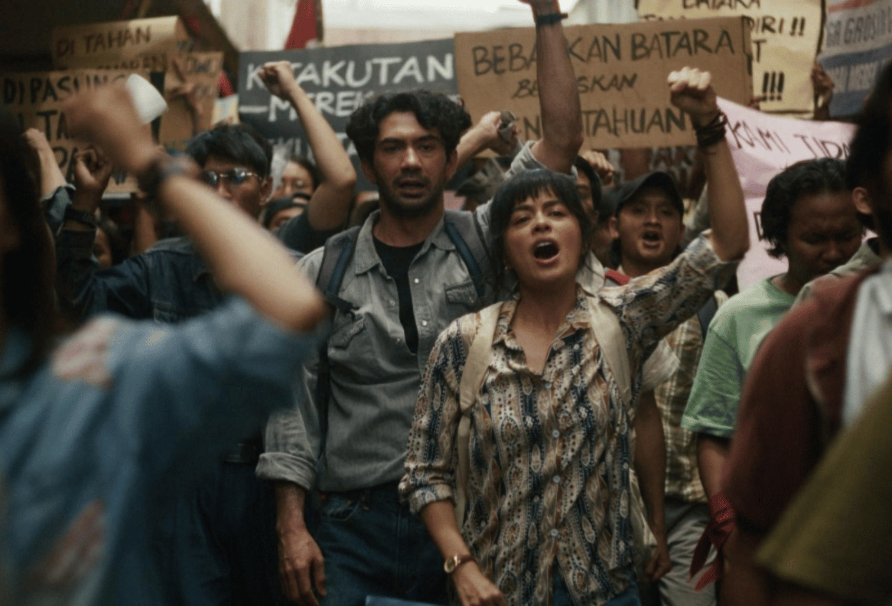 Film Laut Bercerita Tentang Apa? Simak Sinopsis dan Daftar Pemainnya