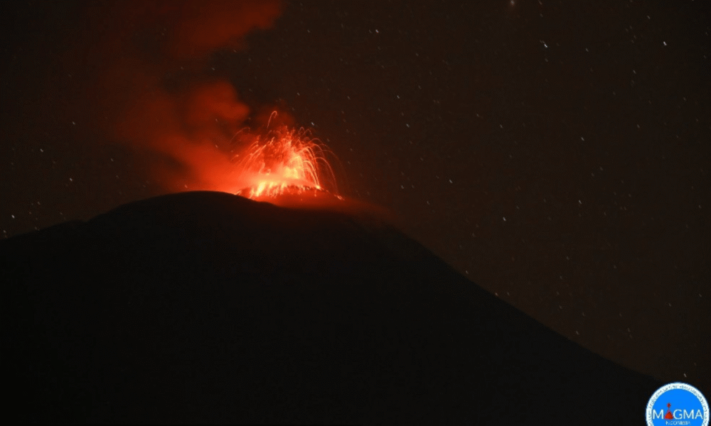 Gunung Ili Lewotolok Erupsi, Lontarkan Abu Vulkanik Sejauh 1.723 Meter