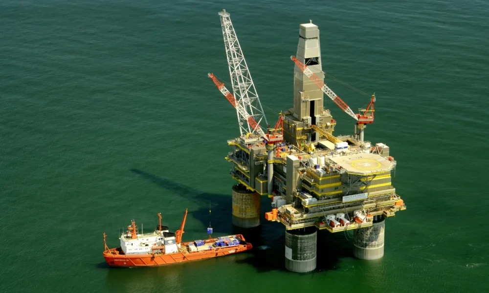 Harga Minyak Dunia Hari Ini 14 Oktober 2026 Kembali Meroket, Brent di Atas 106 Dolar per Barel