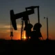 Harga Minyak Dunia Hari Ini 16 Oktober 2026 Menguat Brent di Atas $105 per Barel