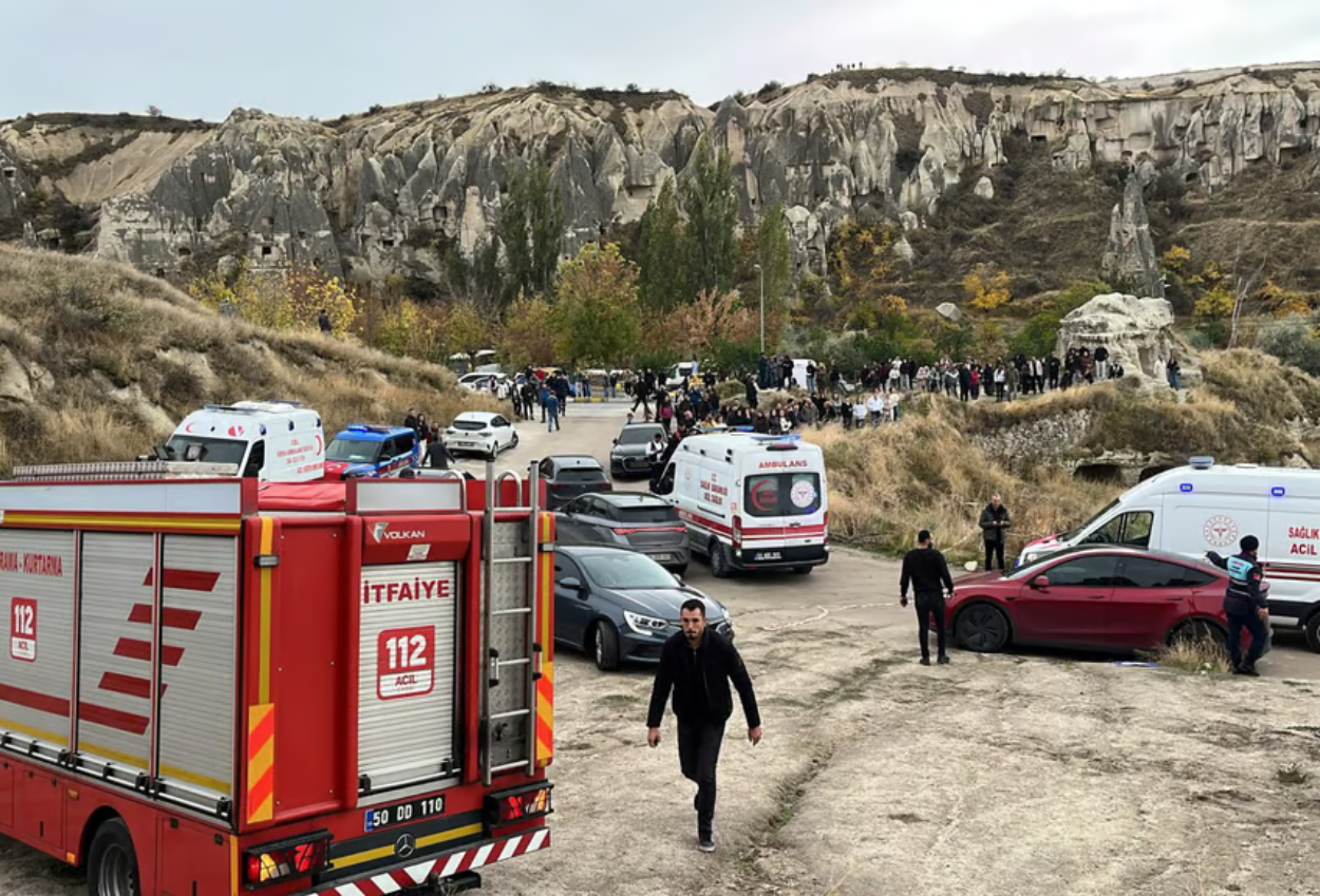 Hujan Lebat Diduga Picu Longsor Cerobong Peri di Cappadocia, Turki, 3 Orang Tewas