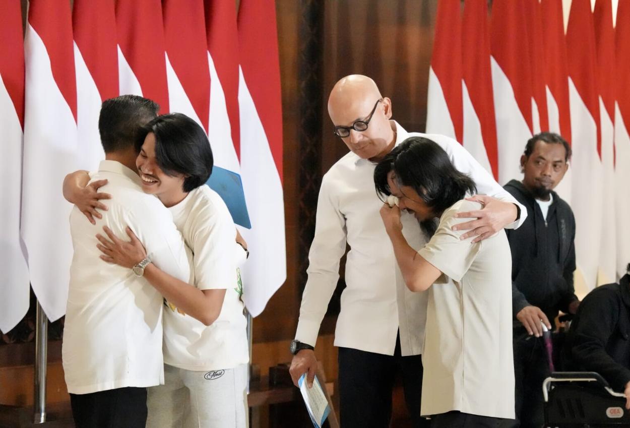 Kapten Kapal MT Honour Menangis dan Minta Maaf ke Keluarga 5 Korban yang Meninggal Disandera Perompak Malaysia