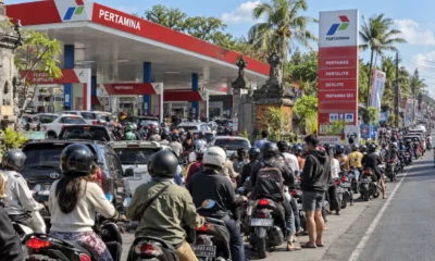 Kelangkaan BBM di Bali Picu Antrean Panjang, Perempuan Pingsan usai Antre Berjam jam