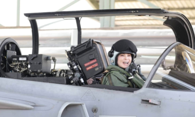 Momen Ratu Thailand Sukses Terbangkan Jet Tempur Gripen Sendirian